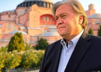 Φρενίτιδα από την ανάρτηση του Στιβ Μπάνον για την Κωνσταντινούπολη!