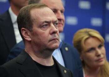 Ο Μεντβέντεφ προαναγγέλλει χτυπήματα κατά της ουκρανικής ηγεσίας: «Αναμείνατε αντίποινα»