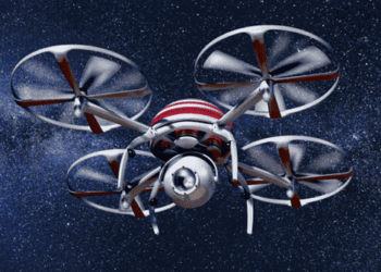 18 διαφορετικές θεωρίες για τα μυστηριώδη drones που εμφανίζονται κατά μήκος της ανατολικής ακτής από 18 διαφορετικούς ανθρώπους