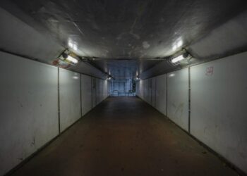 «Θα βοηθήσουμε να μην ξοδέψετε τα λίγα χρήματά σας σε καταφύγια»: Αποστομωτικός Λαβρόφ κατά της Δύσης, vid