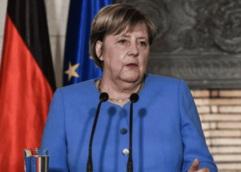 Μανώλης Κοττάκης : Ασυλία για τα Τέμπη, ανεμογεννήτριες στο Αιγαίο