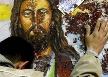 ΙΕΡΑ ΜΗΤΡΟΠΟΛΙΣ ΠΕΙΡΑΙΩΣ : ΕΝΤΕΙΝΟΝΤΑΙ ΟΙ ΔΙΩΞΕΙΣ ΧΡΙΣΤΙΑΝΩΝ ΛΟΓΩ ΤΗΣ «WOKE ΑΤΖΕΝΤΑΣ»!