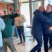 Λάρισα: Συγγενείς θυμάτων των Τεμπών προπηλάκισαν τον Κώστα Αγοραστό – Φυγαδεύτηκε με περιπολικό