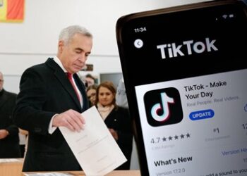 Ρουμανία: Η πρώτη χώρα στον κόσμο που ακυρώνει εκλογές με την αιτιολογία υποτιθέμενης «ξένης παρέμβασης» μέσω… Tik Tok!