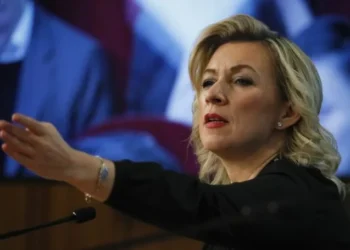 Ρωσική οργή για τα «καψόνια» στη Ζαχάροβα: Λίγο προτού μπει στο αεροπλάνο ανακλήθηκε η βίζα για τη Σύνοδο του ΟΑΣΕ στη Μάλτα!