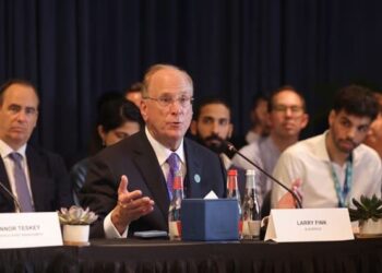 Ραγδαίες εξελίξεις> Οι μεγάλες αμερικανικές τράπεζες και η BlackRock αποχωρούν από δίκτυα δράσης για το κλίμα