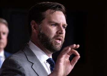 Η ανάρτηση του αντιπροέδρου του Τραμπ για το δεξιό κόμμα της Γερμανίας «ταράσσει» τα νερά