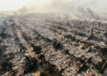 Μοιάζει κυριολεκτικά σαν να εξερράγη πυρηνική βόμβα – Είμαστε μάρτυρες της πιο δαπανηρής καταστροφής από πυρκαγιά στην ιστορία των ΗΠΑ με πολύ μεγάλη διαφορά