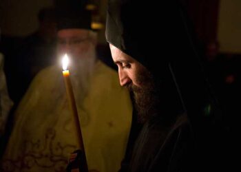Γιατί μένουμε ακίνητοι όταν διαβάζεται ο Εξάψαλμος