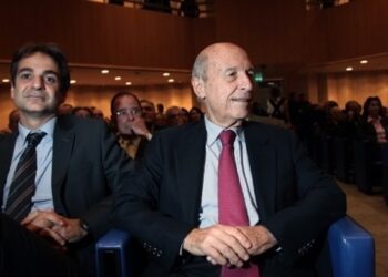 Πύρινος Λόγιος : Το παιχνίδι του Μητσοτάκη με τον νεκρό Σημίτη!