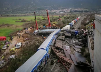 «Δεν έχω οξυγόνο»: Συγκεντρώσεις σε δεκάδες πόλεις την Κυριακή για το έγκλημα των Τεμπών