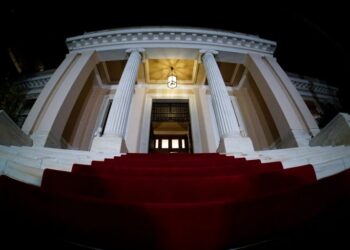 Τέμπη: Για πρώτη φορά η κυβέρνηση δείχνει να ανησυχεί
