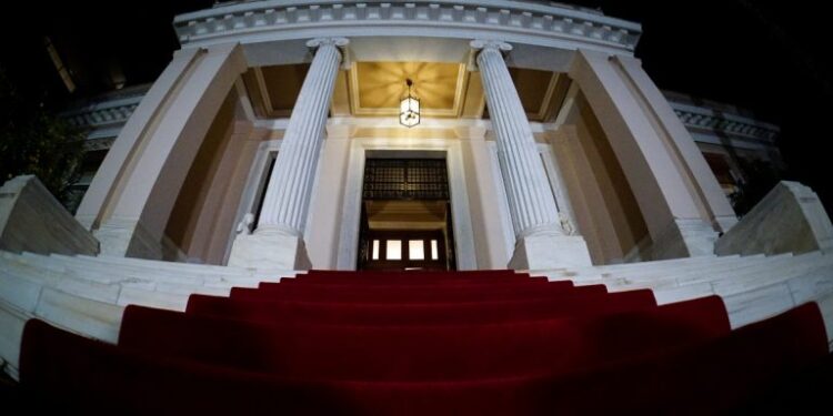 Τέμπη: Για πρώτη φορά η κυβέρνηση δείχνει να ανησυχεί