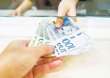 Μαρία Δεναξά : Γιατί το τέλος των μετρητών δεν είναι μια…καλή εξέλιξη. Η δυστοπία που θα επέλθει με την εξαφάνιση των μετρητών