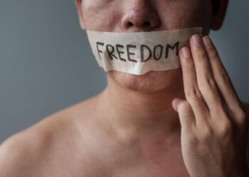 Διεθνιστική αντεπίθεση στην Ε.Ε.: Θέλουν να τιμωρήσουν τον Μασκ και να αποκλείσουν το «Χ»