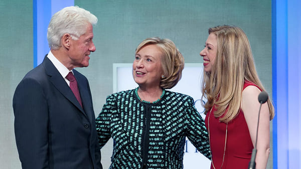 © AP Photo / MARK LENNIHAN