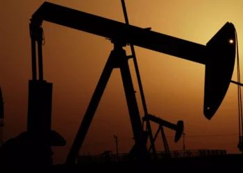 Ο Σόρος Αποθηκεύει Κρυφά Εκατομμύρια στο σχιστολιθικό Πετρέλαιο Ενώ Δημόσια Προωθεί τα «Πράσινα» Διαπιστευτήριά του