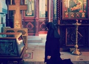 Μοναχή Φιλοθέη: Από αναπληρωματική “μις” στην πορνεία και από εκεί στο μοναστήρι…