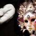 Έλεος πια! – Ούτε το αίμα των Τεμπών και τα ρίχτερ των σεισμών δεν μας κάνουν να παρατήσουμε τα καρναβάλια;