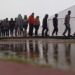 Χαμός με δημοσίευμα για «επιστροφές μεταναστών στην Ελλάδα» – Διαψεύδει το Μαξίμου