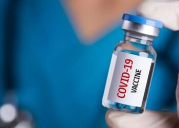 Βόμβα από το διάσημο πανεπιστήμιο Yale: Τα εμβόλια Covid συνδέονται με τρομακτικό σύνδρομο που προκαλεί βιολογικές αλλαγές στο σώμα