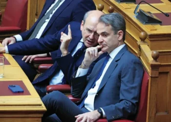 Τα Τέμπη φέρνουν πιο κοντά τις κάλπες