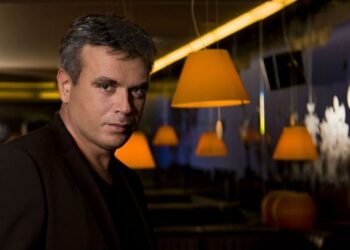 Πέθανε και ο Μανώλης Λιδάκης σε ηλικία 64 ετών. Είχε κάνει τα εμβόλια COVID-19