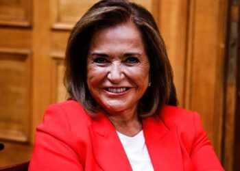 ΒΙΝΤΕΟ με παλιά δήλωση της Ντ. Μπακογιάννη για το ηφαίστειο της Σαντορίνης έχει γίνει σούπερ VIRAL