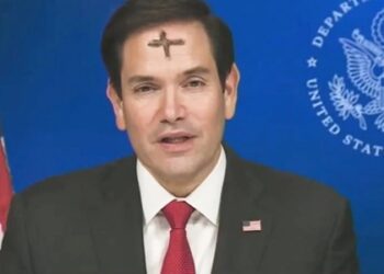 Δρ.Κ. Βαρδάκας : αυτόν που βλέπετε στην φώτο είναι ο ΥΠΕΞ των ΗΠΑ σήμερα και θυμίζει τον Πατρο Κοσμά που έλεγε ” να βάζετε ένα Σταυρό στο μέτωπο για να σας γνωρίζουν”
