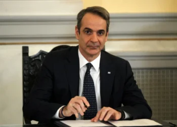 Κυβέρνηση Μητσοτάκη: Κλείνει την πόρτα στους χριστιανούς – Ανοίγει την αγκαλιά στους ισλαμιστές
