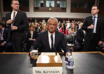 Γιατί ο Robert F. Kennedy Jr είναι κατά του εμβολιασμού για τη γρίπη των πτηνών
