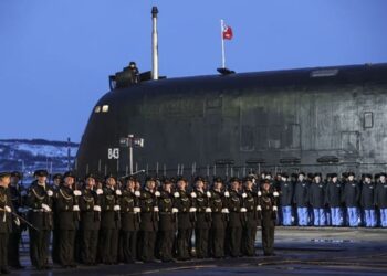 «Τρόμος» στην θάλασσα – Η Ρωσία καθέλκυσε νέο πυρηνοκίνητο υποβρύχιο (video)