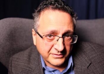 Αυτός ο Ιρανός Εβραίος παρακάλεσε τον Ιησού να θεραπεύσει τον γιο του. «Δεν μπορώ να σιωπήσω άλλο».
