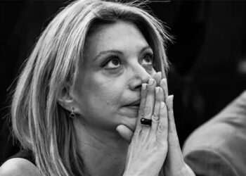 Παρασκευή Σιδέρη : Κύρια Καρυστιανού..από αγάπη …μη φάτε σας παρακαλώ το τυράκι..
