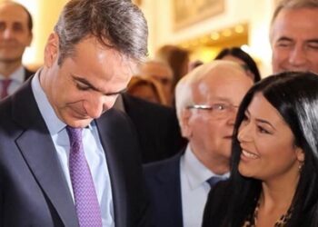 Γελοιογραφία Δημητρίου Χατζηνικολάου : Ἔβαλε πλώρη γιά τή ΝΔ ἡ Λατινοπούλου;