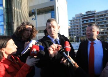 Γιατί τέτοιο απαράδεκτο δελτίο τύπου; Δεν το καταλαβαίνεται ότι έτσι χάνεται το κύρος σας; Νίκη: Όχι σε αυτοδικίες. Ο κ.Παπαδόπουλος έδρασε αυτοβούλως