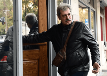 Πολάκης: «Αν ισχύουν τα ονόματα… Ψάξτε εισιτήρια… με αεροπλάνα ή με καράβια…» – Η αινιγματική ανάρτηση για τη USAID