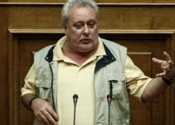 Χτύπησε πάλι ο βόθρος του Μαξίμου της “ομάδας αλήθειας” και των λεκανατζούδων Γρηγόρης Ψαριανός.