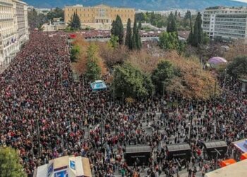 Στους δρόμους ξανά οι πολίτες για την τραγωδία των Τεμπών: Διπλές συγκεντρώσεις με κλειστούς σταθμούς μετρό