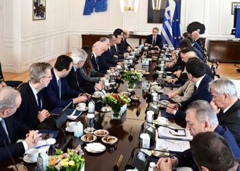 ΑΠΟΣΤΟΛΟΥ : Ο ΝΟΘΟΣ ΑΝΑΣΧΗΜΑΤΙΣΜΟΣ, ΥΒΡΙΣ ΠΡΟΣ ΤΗΝ ΕΠΑΝΑΣΤΑΤΗΜΕΝΗ ΚΟΙΝΩΝΙΑ