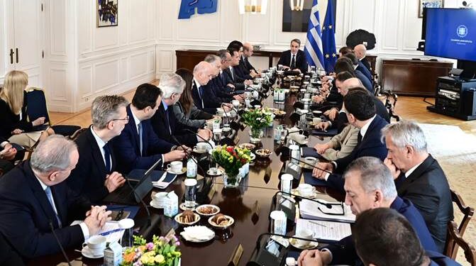 ΑΠΟΣΤΟΛΟΥ : Ο ΝΟΘΟΣ ΑΝΑΣΧΗΜΑΤΙΣΜΟΣ, ΥΒΡΙΣ ΠΡΟΣ ΤΗΝ ΕΠΑΝΑΣΤΑΤΗΜΕΝΗ ΚΟΙΝΩΝΙΑ