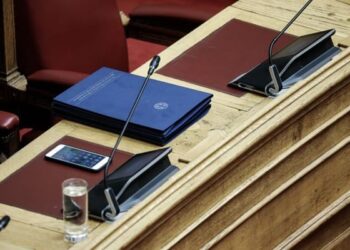 Τροπολογία: Υποχρεωτικά με Προσωπικό Αριθμό και τσιπ οι νέες ταυτότητες