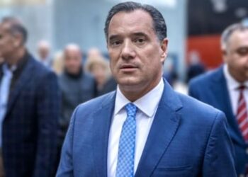 Κυβέρνηση… Comaneci: Γεωργιάδης αποθεώνει Trump στο Breitbart – «Εμπιστευόμαστε τις ΗΠΑ για την ηγεσία της Δύσης»