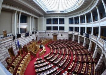 Δεξιά τάξη πραγμάτων! Τι ζητούν οι Έλληνες σύμφωνα με δημοσκόπηση