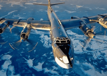 Σμήνη βομβαρδιστικών Tu-95 και δεκάδες Kalibr χτυπούν όλη την Ουκρανία