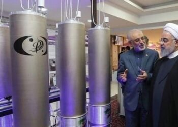 “Μισό βήμα” πριν τον ανελέητο βομβαρδισμό των ΗΠΑ το Ιράν μεταφέρει εμπλουτισμένο ουράνιο στη Ρωσία