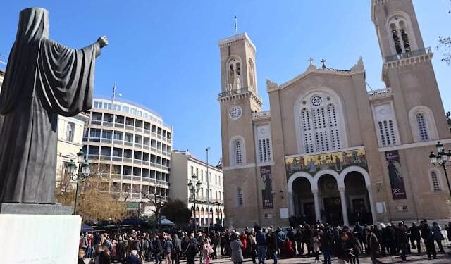 Δρ. Κ. Βαρδάκας : “μπαίνουν μέσα στους Ορθόδοξους Ναούς και δεν ξεκολλούν από εκεί”
