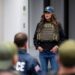 Η Υπουργός Εσωτερικής Ασφάλειας Kristi Noem (photo) ανακοίνωσε την ψηφιακή ταυτότα Real ID. Ακολούθησε οργή στο X.