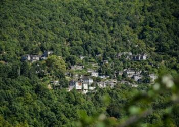 Νέο κυβερνητικό σκάνδαλο; Καταγγελία ότι αχρηστεύονται οι περιουσίες σε οικισμούς με πληθυσμό έως 2.000 κατοίκους!