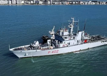 Η Μελόνι γεμίζει τα στρατόπεδα στην Αλβανία με εγκληματίες μετανάστες